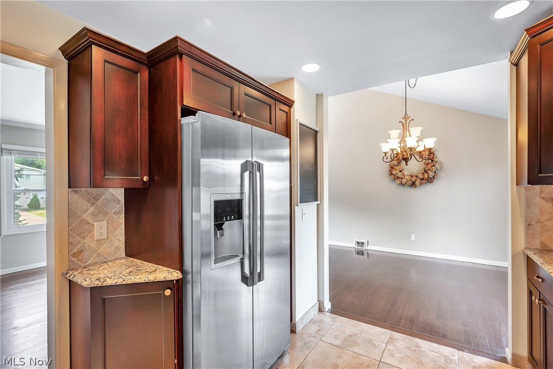 2039 Marshfield Road Cleveland, OH 44124 - Photo 12 of 28