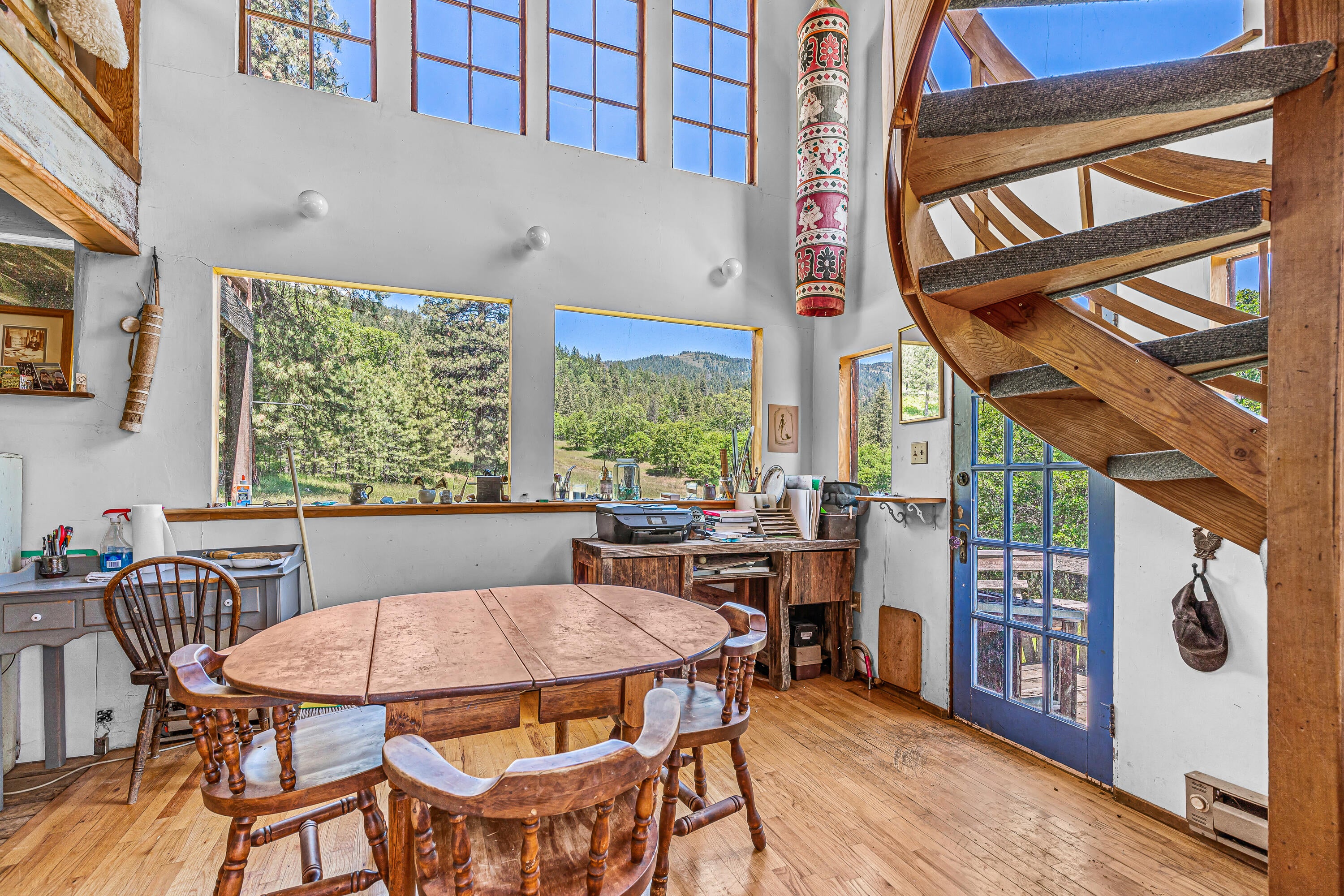 1720 Colestin Road Ashland, OR 97520 - Photo 8 of 52 9R9A3334
