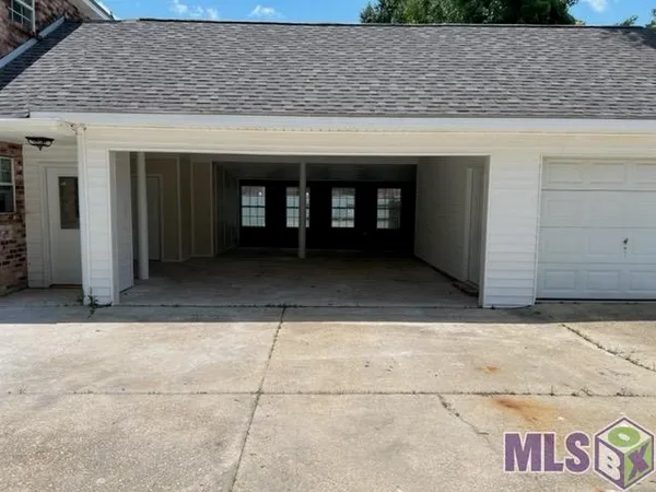 $254,600 | 27499 Tall Oaks Drive, Walker, LA 70785