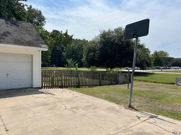 $249,600 | 27499 Tall Oaks Drive, Walker, LA 70785