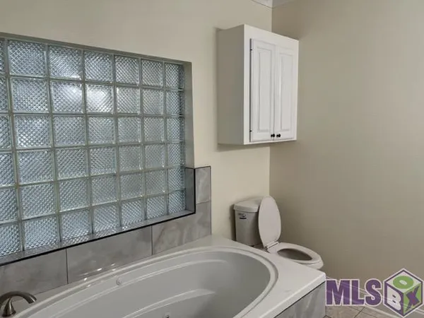 $254,600 | 27499 Tall Oaks Drive, Walker, LA 70785