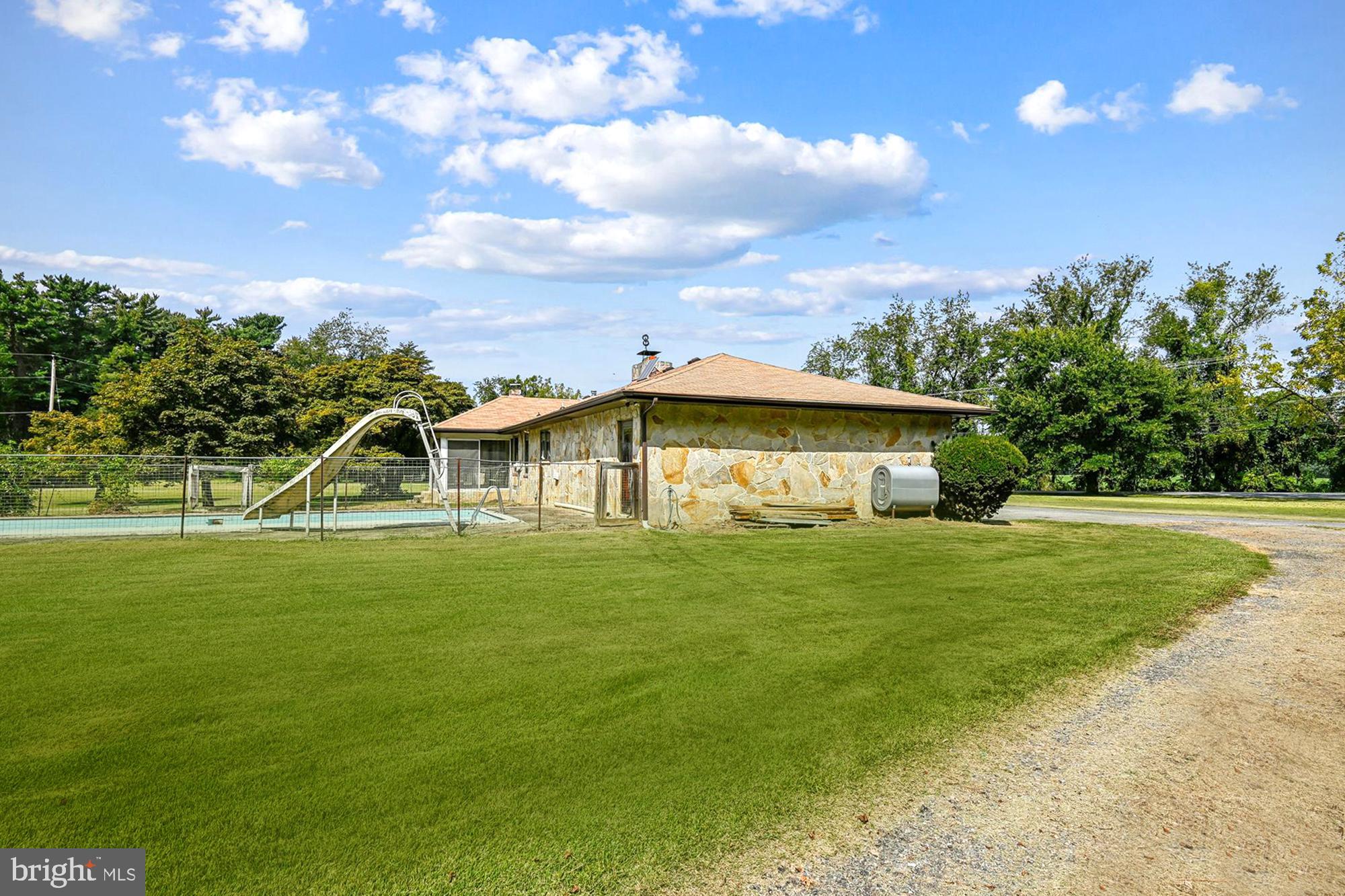 1836 Cherry Road Annapolis, MD 21409 - Photo 3 of 82 Stone 3BR Rancher with Fenced Pool