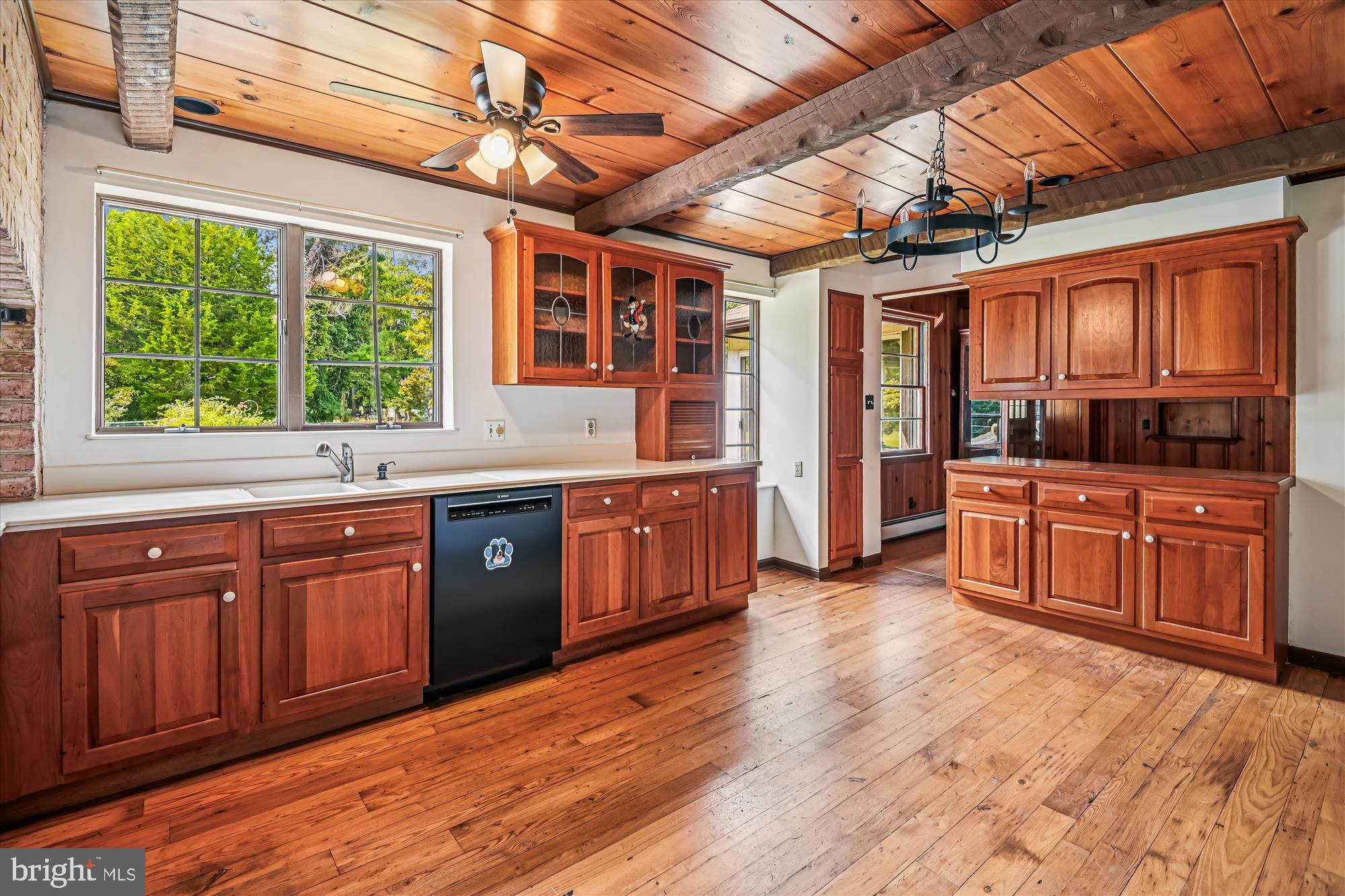 1836 Cherry Road Annapolis, MD 21409 - Photo 31 of 82 Custom Cabinetry with Antiqued Glass Accents