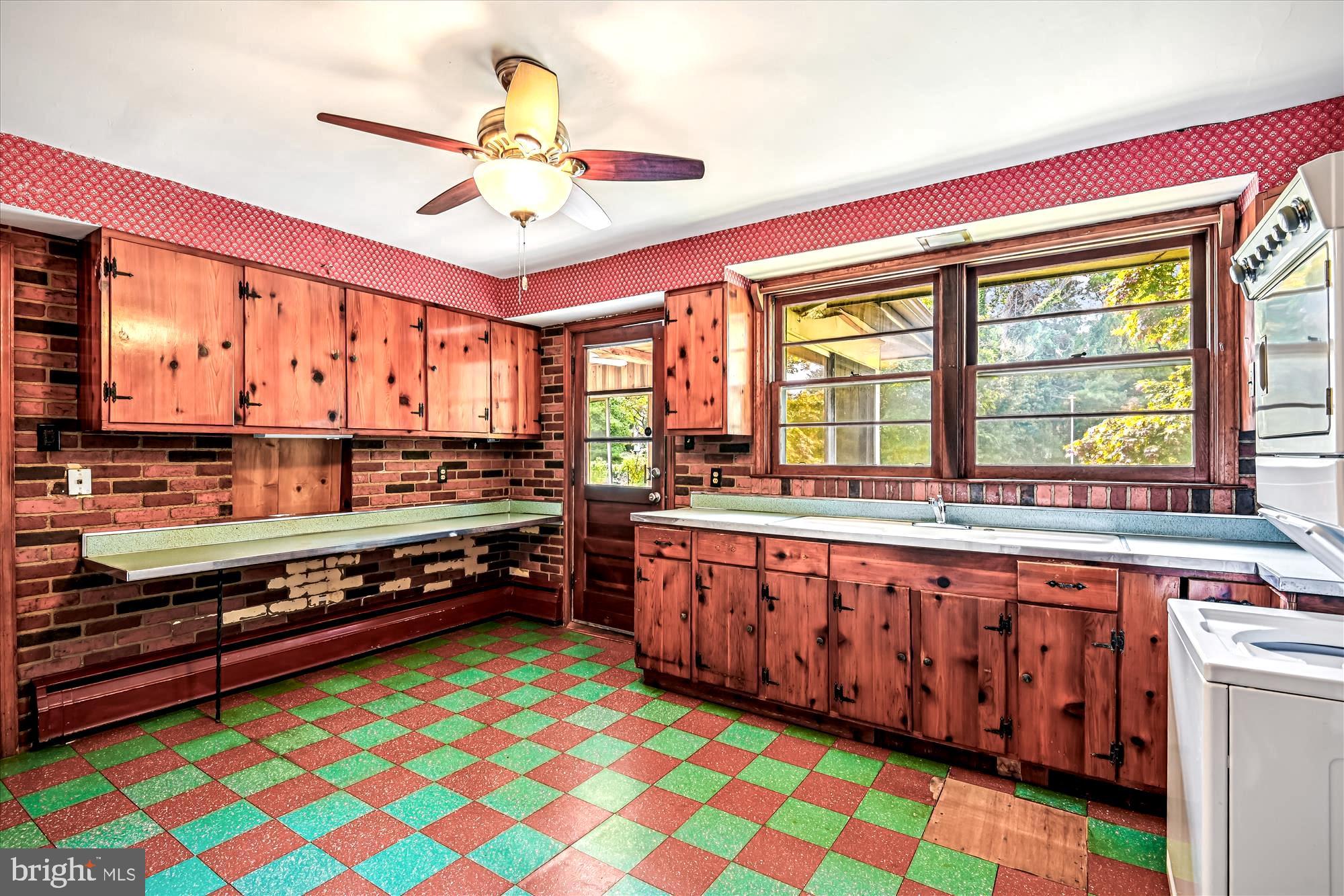 1836 Cherry Road Annapolis, MD 21409 - Photo 34 of 82 Sprawling Tiled Laundry/Mudroom