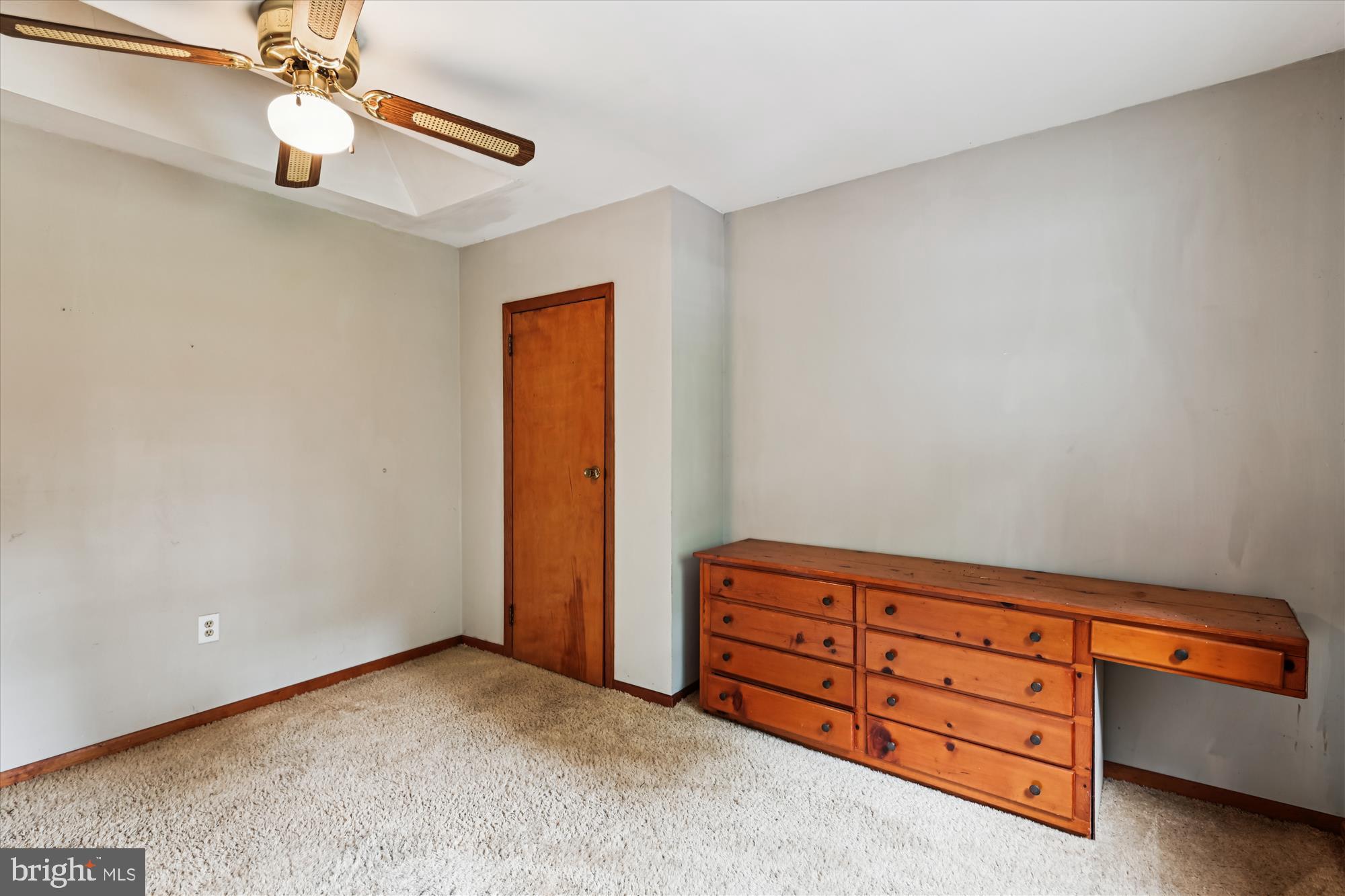 1836 Cherry Road Annapolis, MD 21409 - Photo 71 of 82 Built-In Bureau & Desk