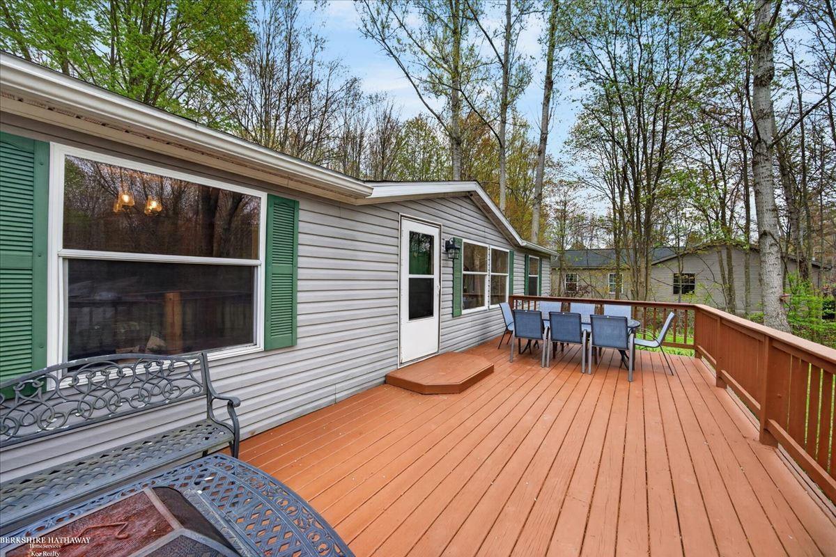 4808 North Water Road Sanford, MI 48657 - Photo 5 of 36