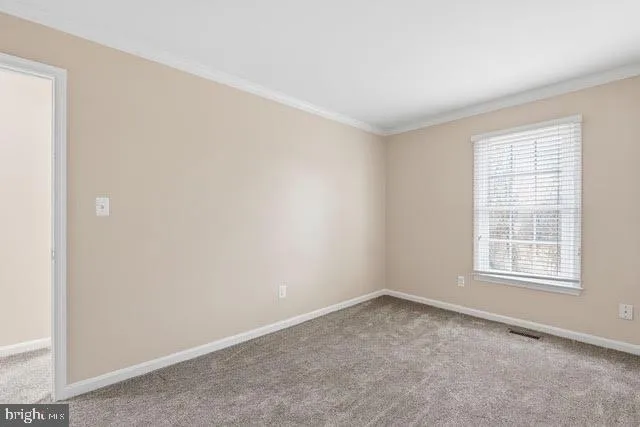 $2,400 | 310 I South 11th Street, Purcellville, VA 20132