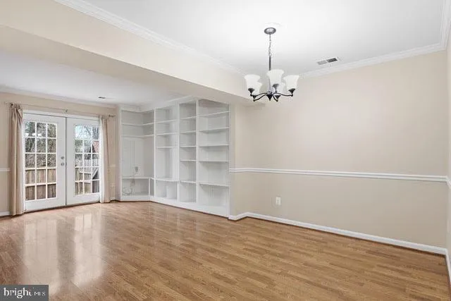 $2,400 | 310 I South 11th Street, Purcellville, VA 20132