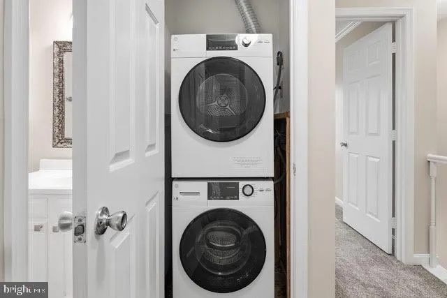 $2,400 | 310 I South 11th Street, Purcellville, VA 20132