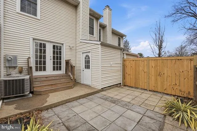 $2,400 | 310 I South 11th Street, Purcellville, VA 20132