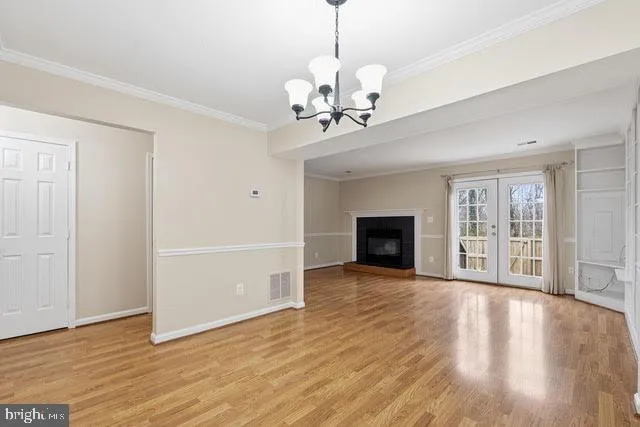 $2,400 | 310 I South 11th Street, Purcellville, VA 20132