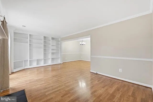 $2,400 | 310 I South 11th Street, Purcellville, VA 20132