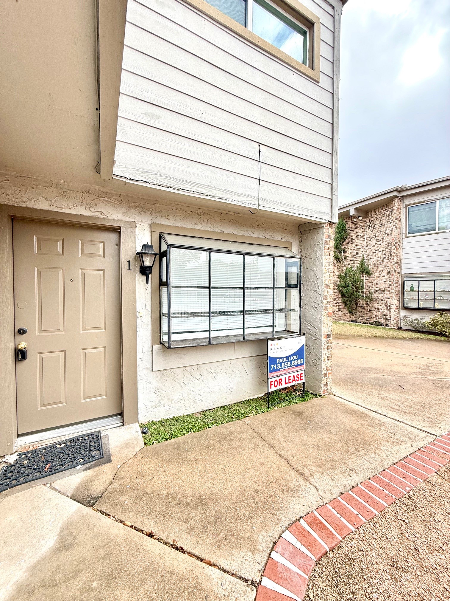 1518 Wirt Road, Unit 1 Houston, TX 77055 - Photo 9 of 11