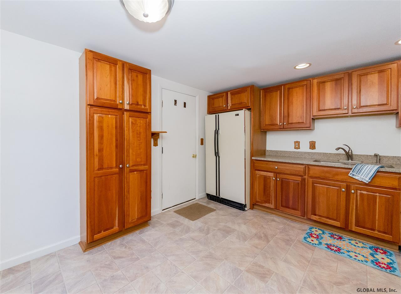 63 Thimbleberry Road Malta, NY 12020 - Photo 9 of 25 Photo 9