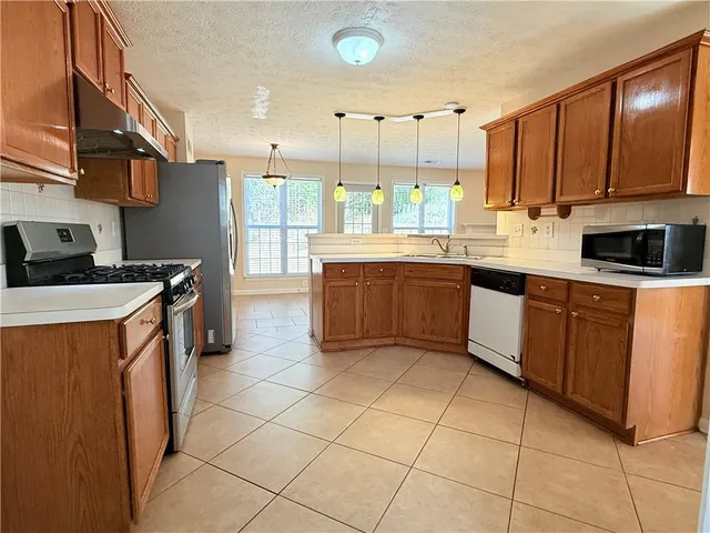 $2,300 | 975 Brushy Creek Court, Unit 1, Suwanee, GA 30024