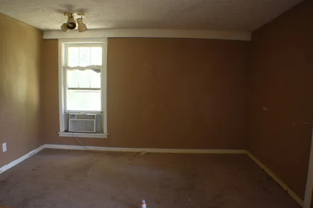 $124,500 | 141 Maple Street, Linden, TN 37096