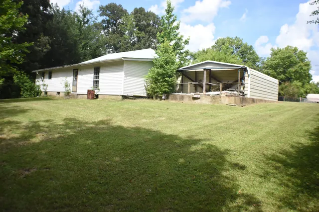 $124,500 | 141 Maple Street, Linden, TN 37096