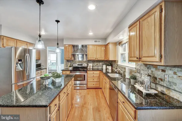 $1,099,900 | 3124 Ashburton Avenue, Herndon, VA 20171