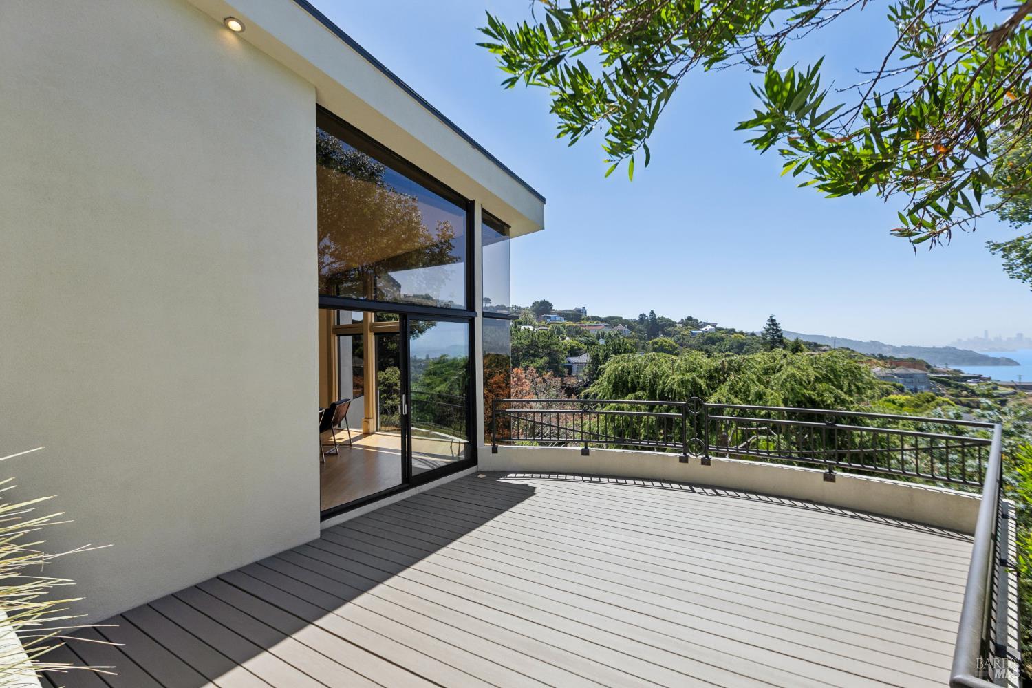 21 Tara Hill Road Tiburon, CA 94920 - Photo 33 of 52
