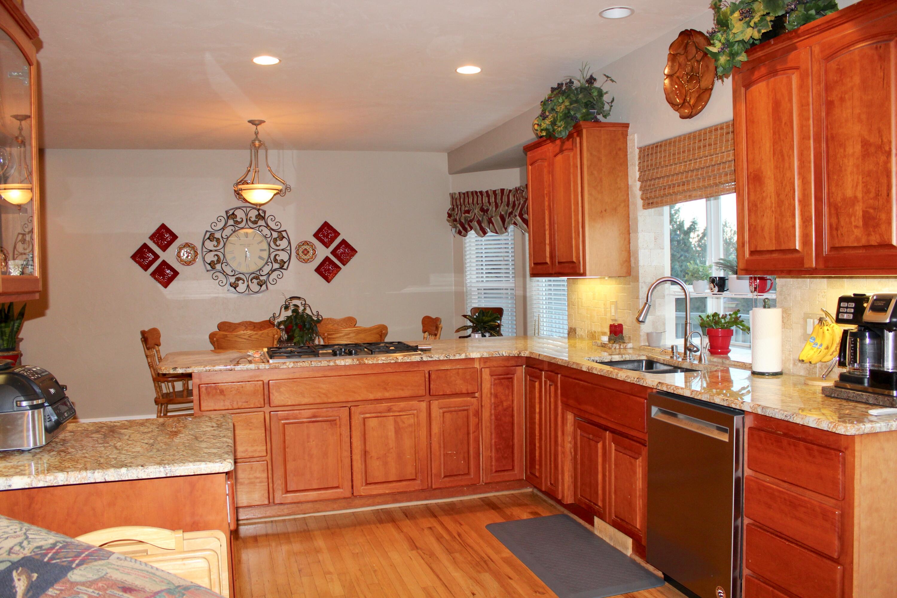 10914 Kestrel Road Klamath Falls, OR 97601 - Photo 22 of 62 IMG_1086