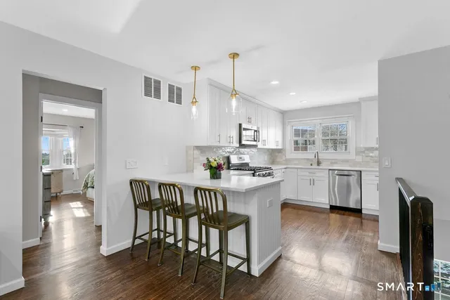 $675,000 | 245 Unquowa Road, Unit 2, Fairfield, CT 06824