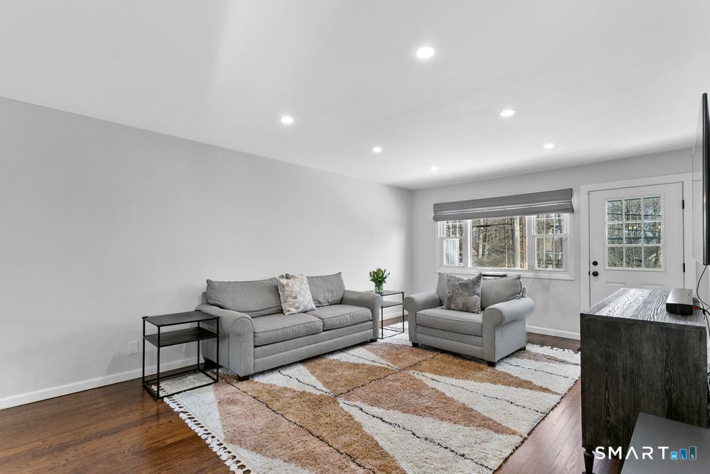 245 Unquowa Road, Unit 2 Fairfield, CT 06824 - Photo 11 of 25