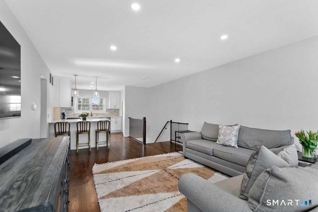 245 Unquowa Road, Unit 2 Fairfield, CT 06824 - Photo 12 of 25