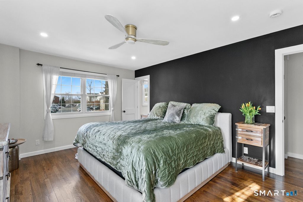 245 Unquowa Road, Unit 2 Fairfield, CT 06824 - Photo 16 of 25