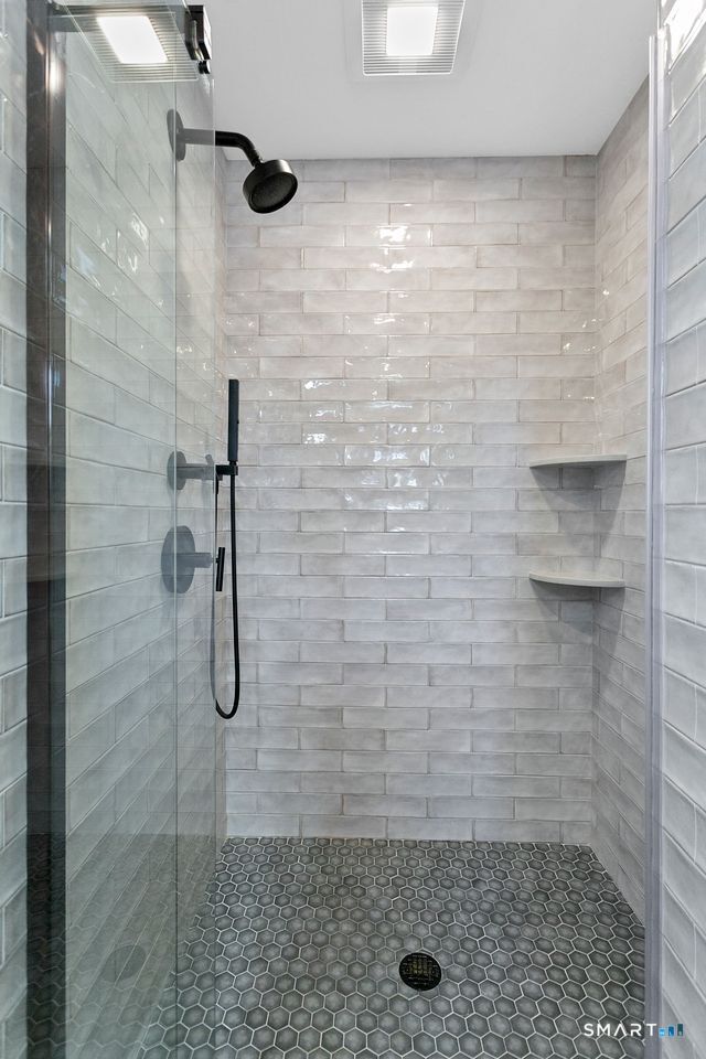 245 Unquowa Road, Unit 2 Fairfield, CT 06824 - Photo 18 of 25