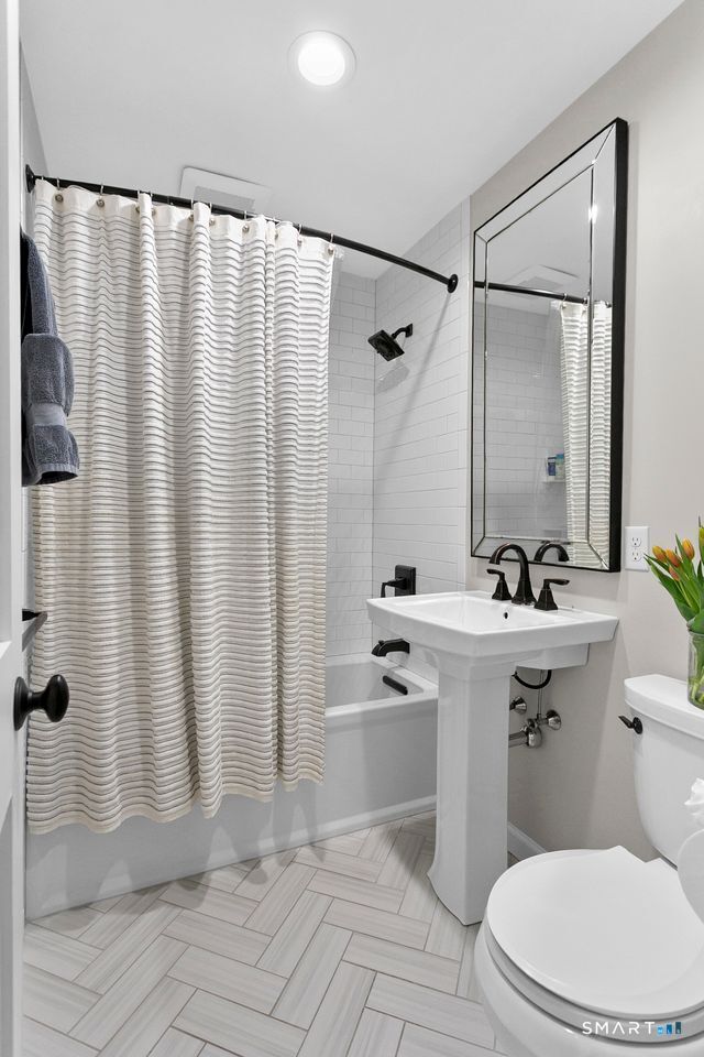 245 Unquowa Road, Unit 2 Fairfield, CT 06824 - Photo 21 of 25