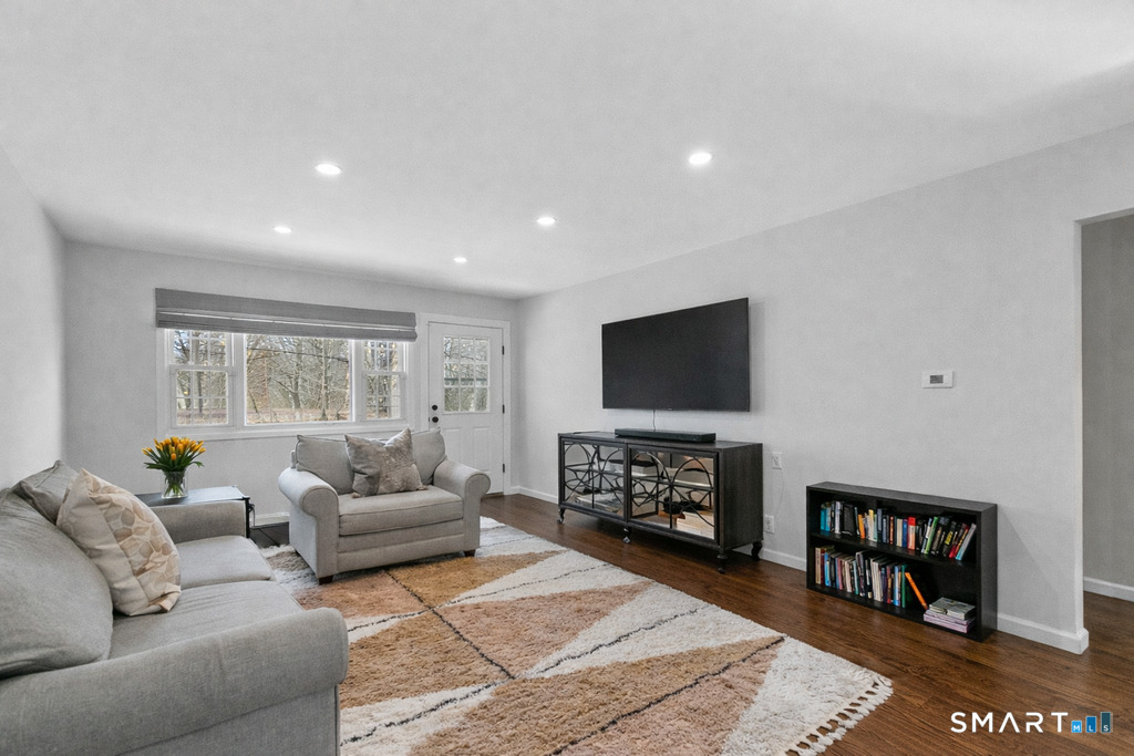 245 Unquowa Road, Unit 2 Fairfield, CT 06824 - Photo 9 of 25