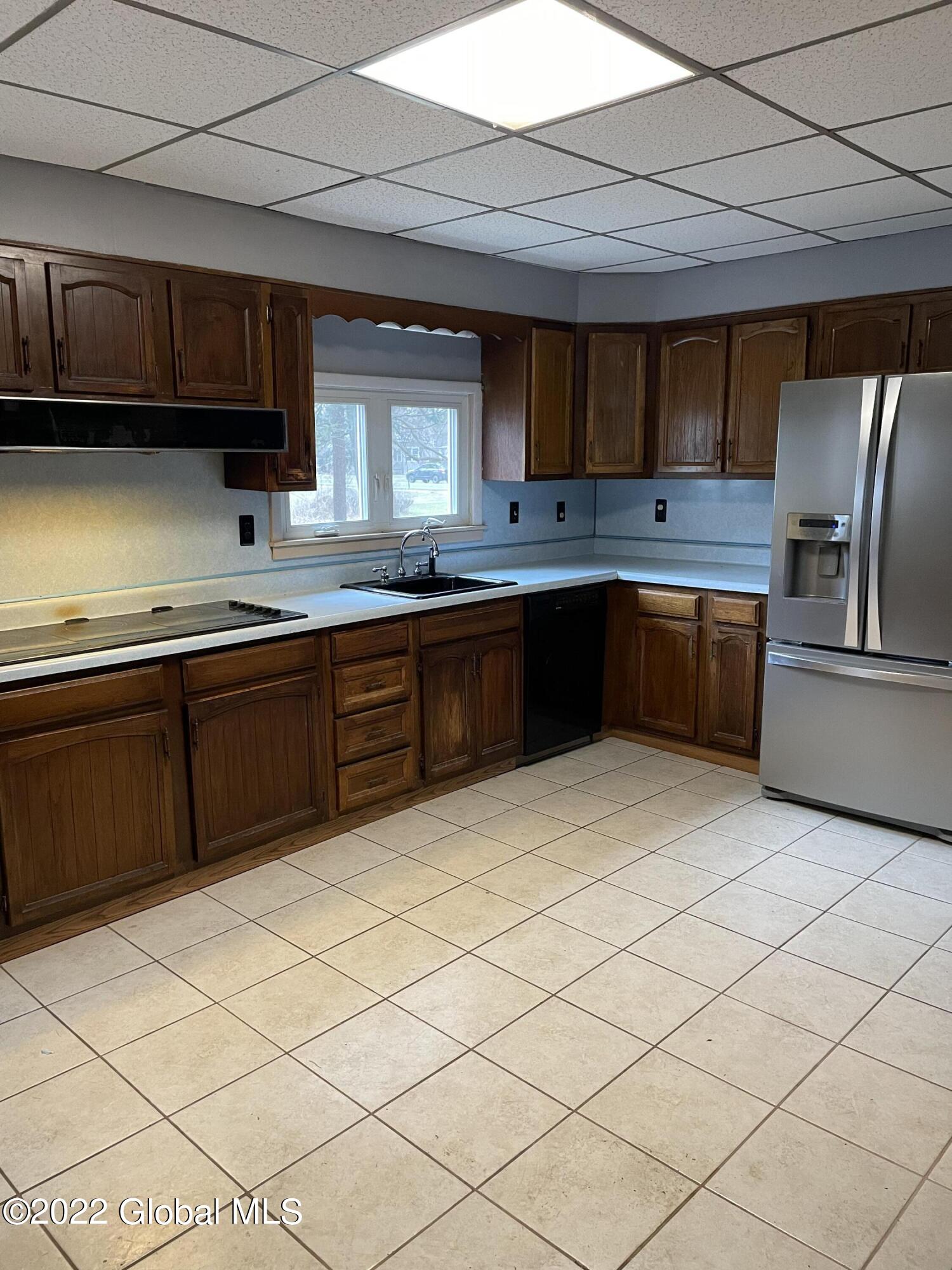 101 Maple Avenue Bethlehem, NY 12158 - Photo 2 of 13 CD516902-338B-4020-9CDD-90A5C71DCE99