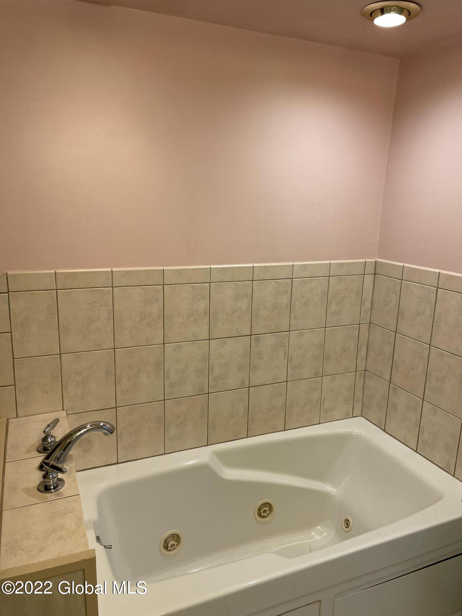 101 Maple Avenue Bethlehem, NY 12158 - Photo 5 of 13 8727DD57-D15F-4152-872D-BBBCD45B84B0