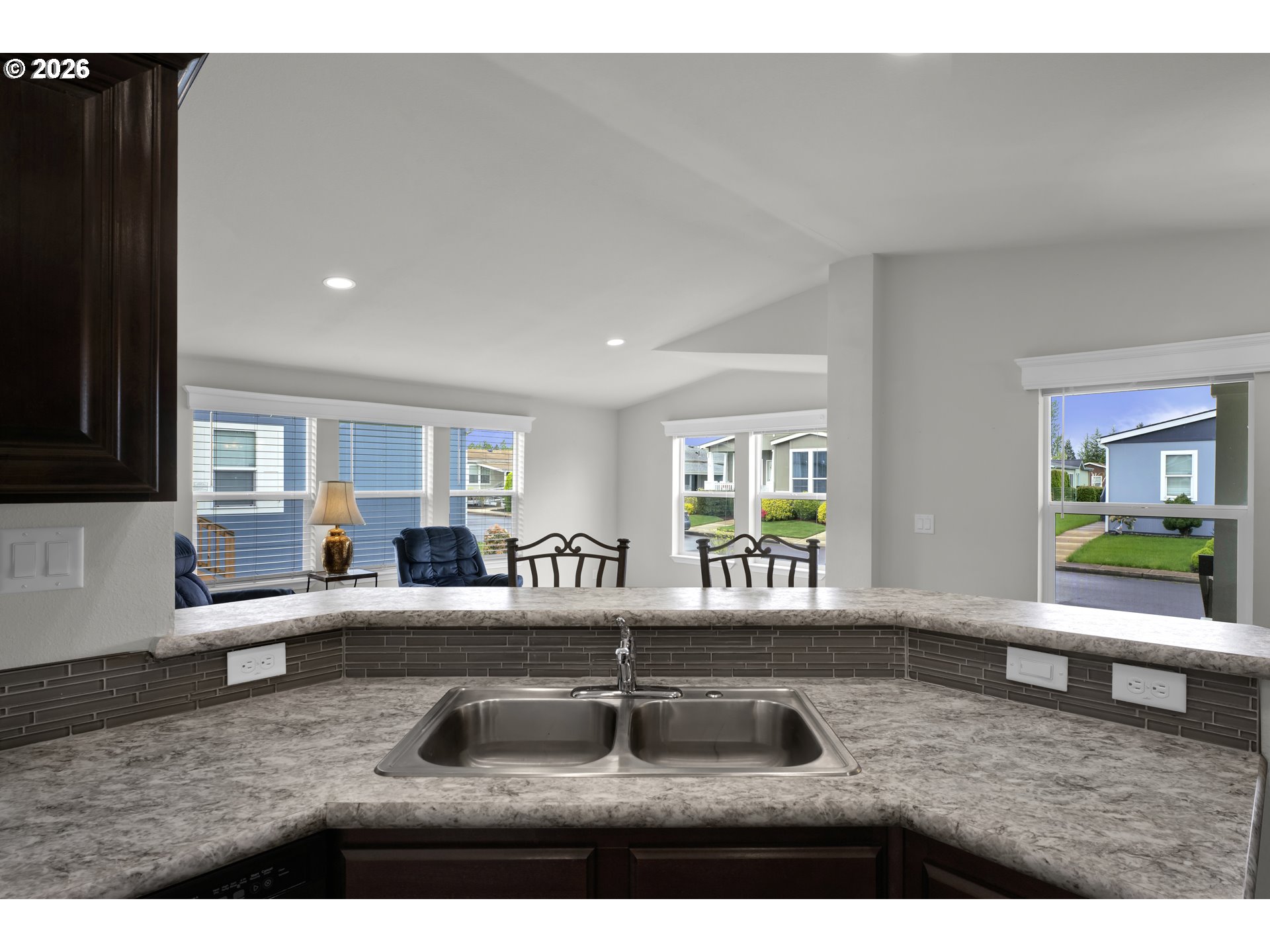 310 Pitney Lane, Unit 71 Junction City, OR 97448 - Photo 16 of 40