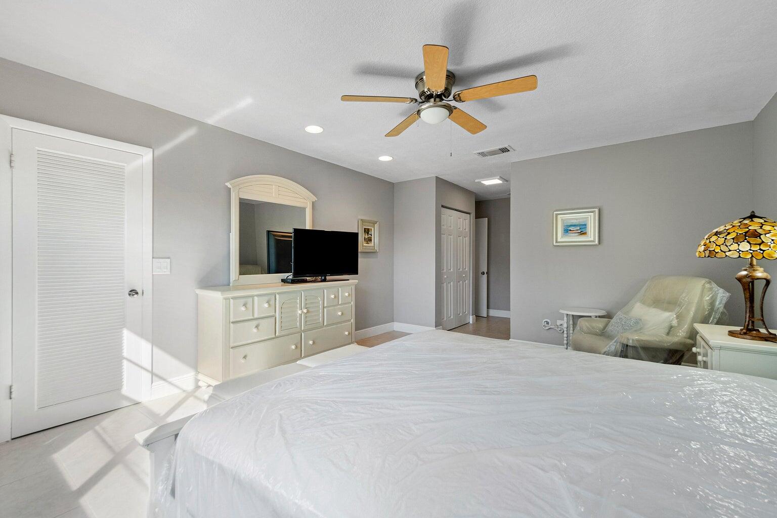 21863 Arriba Real, Unit 8K Boca Raton, FL 33433 - Photo 14 of 26 PRIMARY BEDROOM-2ND VIEW