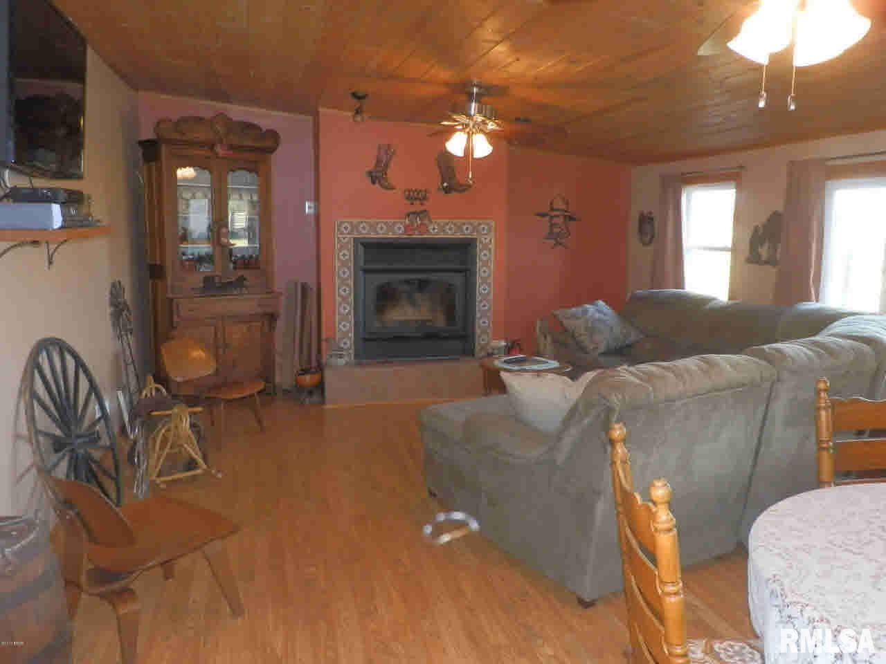 1428 Haulage Road Vergennes, IL 62994 - Photo 6 of 37