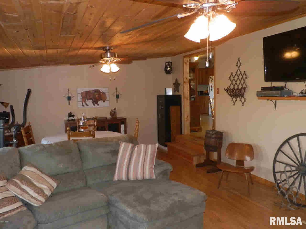 1428 Haulage Road Vergennes, IL 62994 - Photo 7 of 37