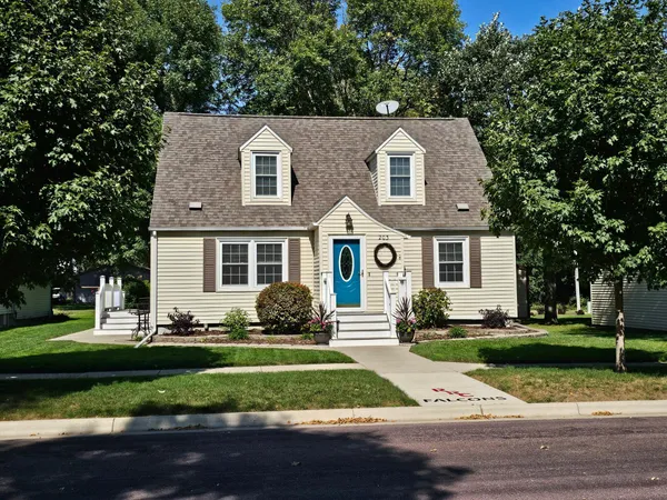 $165,000 | 203 3rd Avenue East, Lamberton, MN 56152