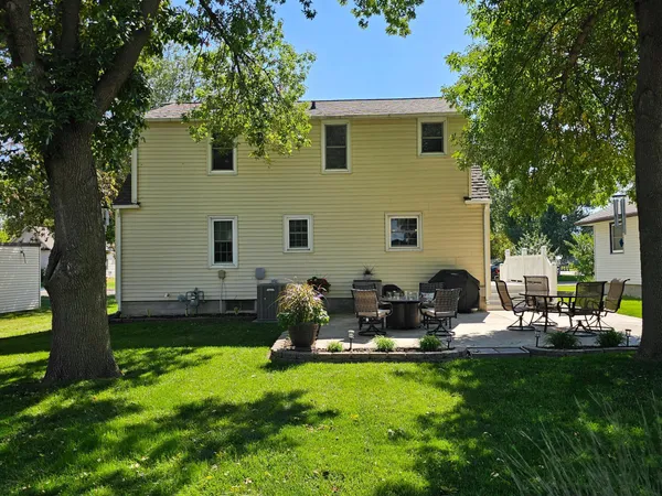 $165,000 | 203 3rd Avenue East, Lamberton, MN 56152