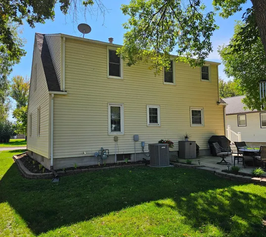 $185,000 | 203 3rd Avenue East, Lamberton, MN 56152