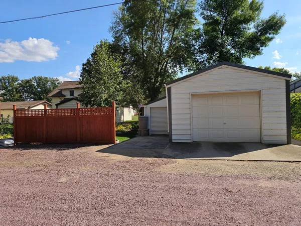 $165,000 | 203 3rd Avenue East, Lamberton, MN 56152