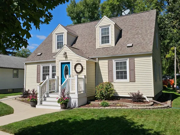 $165,000 | 203 3rd Avenue East, Lamberton, MN 56152