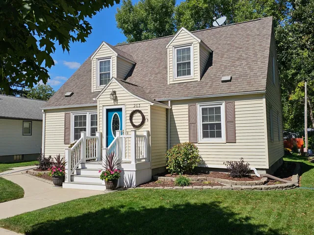 $185,000 | 203 3rd Avenue East, Lamberton, MN 56152