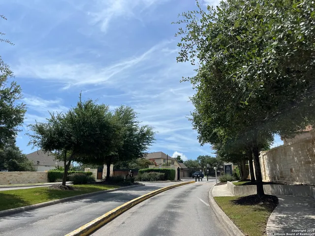 a park view with a entertaining space