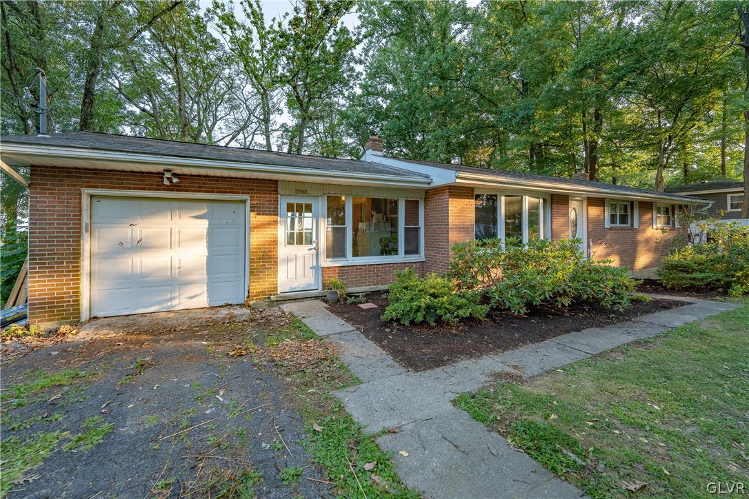 2565 Woods Edge Road Bath, PA 18014 - Photo 2 of 19 Gallery Image 2