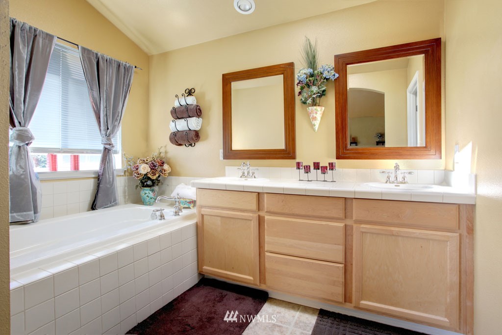 4314 147th Place Southeast Bothell, WA 98012 - Photo 14 of 20 Gallery Image 14