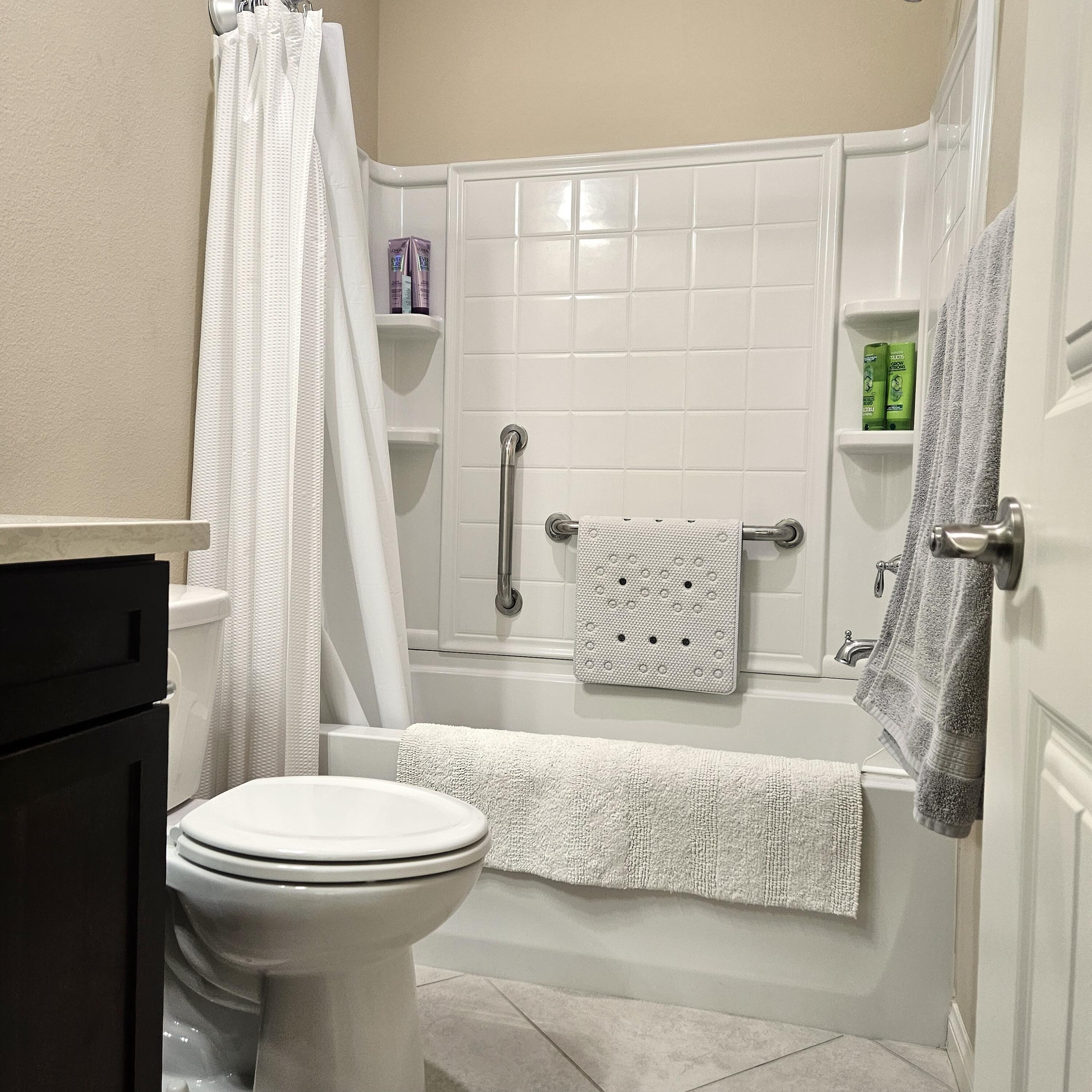 81672 Avenida Viesca Indio, CA 92203 - Photo 13 of 56 2nd Bathroom (002)