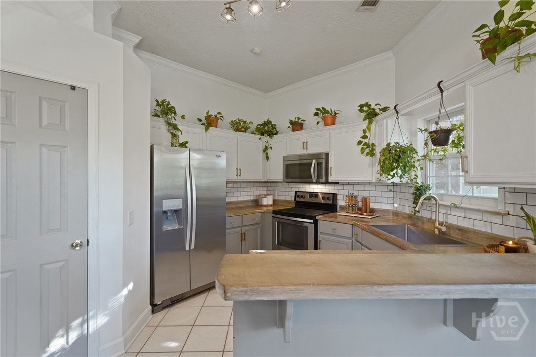 24 Oakmont Road Savannah, GA 31419 - Photo 8 of 43