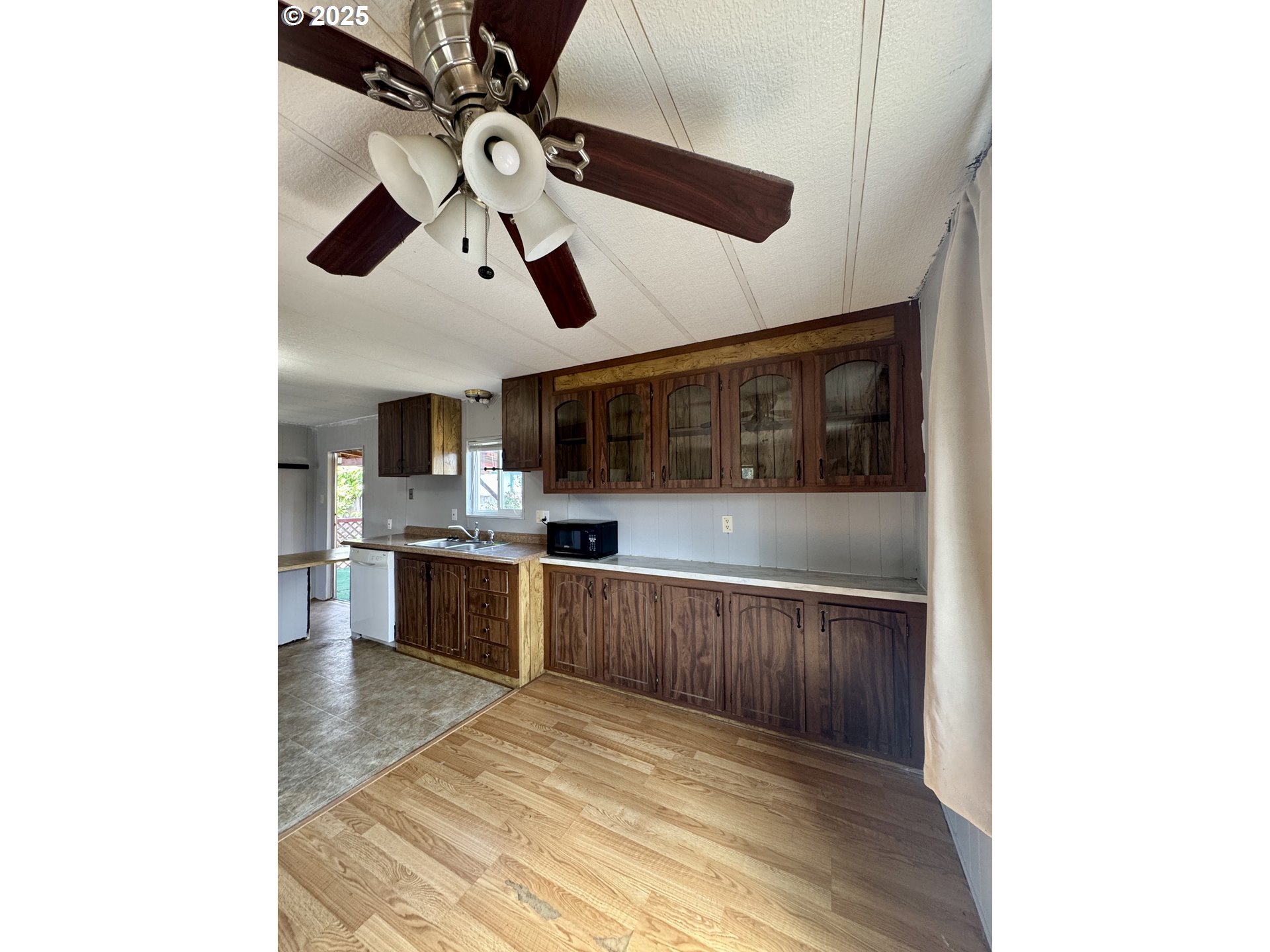 5660 Daisy Street, Unit 44 Springfield, OR 97478 - Photo 13 of 33 Dining Room