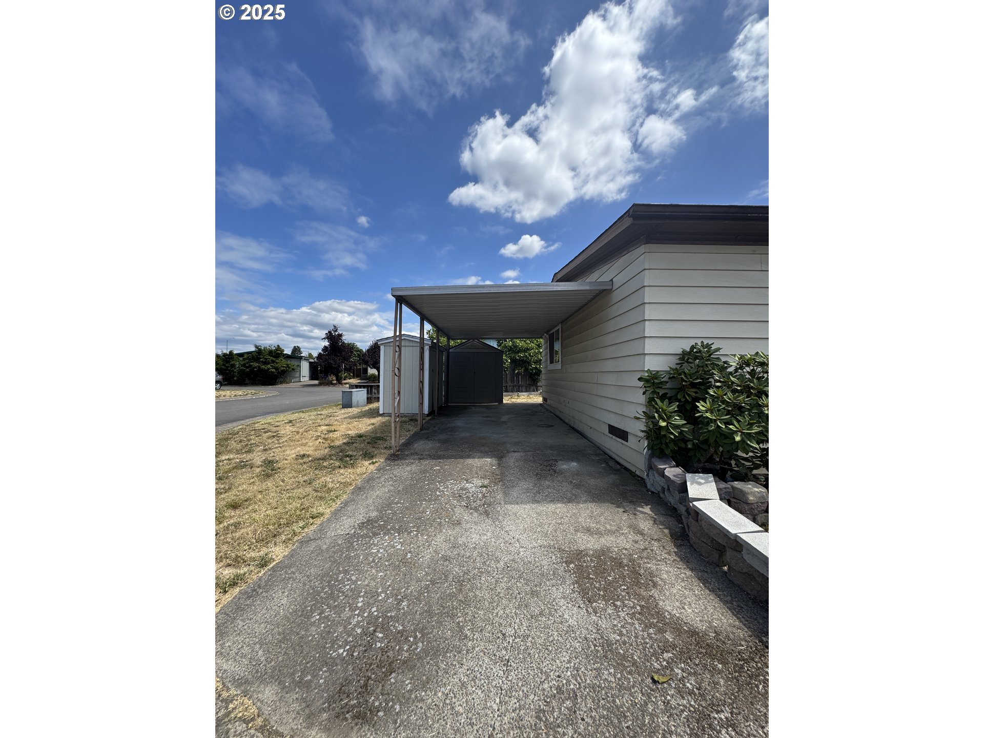 5660 Daisy Street, Unit 44 Springfield, OR 97478 - Photo 31 of 33 Carport